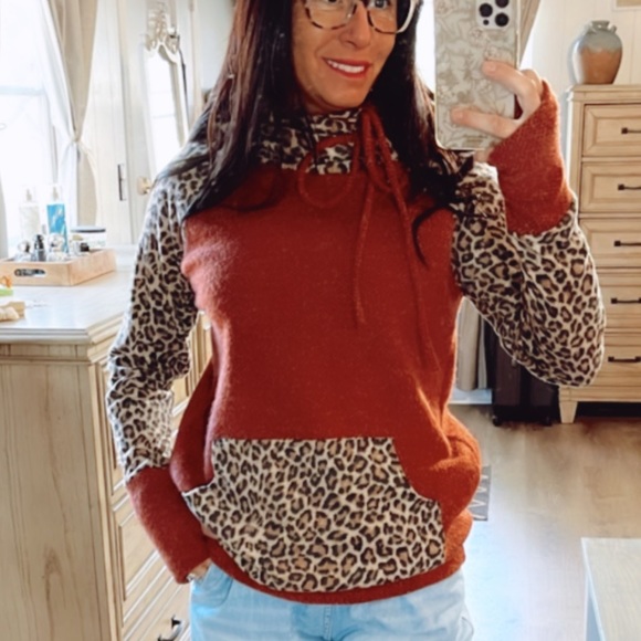 NWT Rust/Leopard Print Turtleneck Hoodie Sweater - Picture 5 of 9